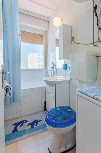Bathroom 4, Studio Apartment Ecija, Split