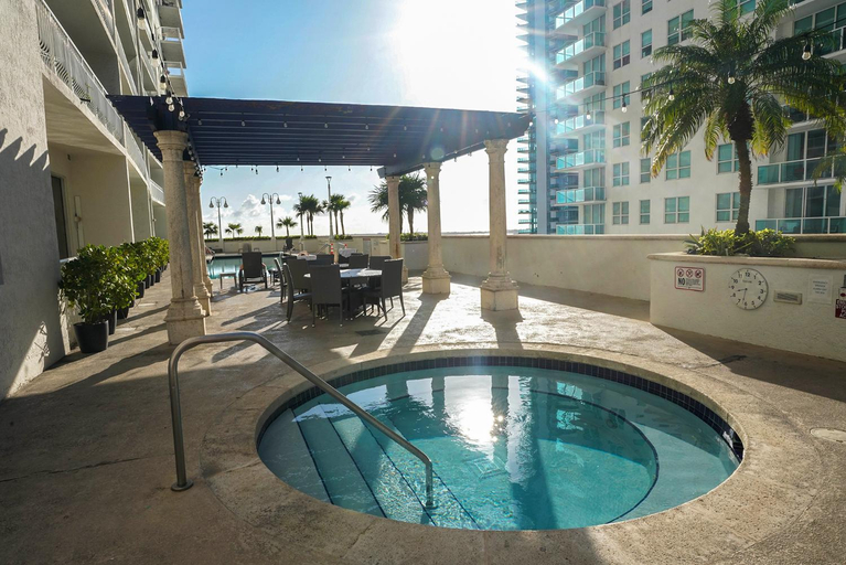 Sport & Beauty 2, 4 bed full condo in Miami with skyline & sea view, Miami-Dade