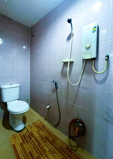 Bathroom 10