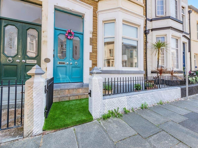 Exterior & Views 2, Kingslanding Spa & Holiday Home, Blackpool