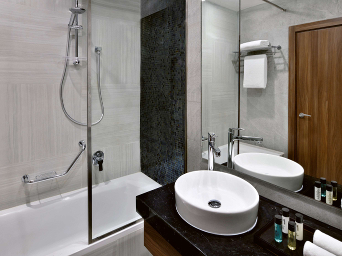 Bathroom 3, Mövenpick Hotel Apartments Downtown Dubai, Dubai
