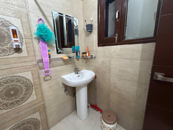 Bathroom 3, Entire 3bhk in Zirakpur-Panchkula-Chandigarh-Mohali, Sahibzada Ajit Singh Nagar
