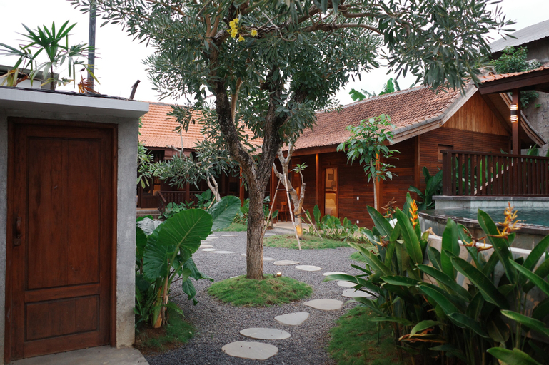 Exterior & Views 15