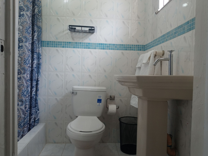 Bathroom 4, The Dream Nest At Csompo Silver Manor