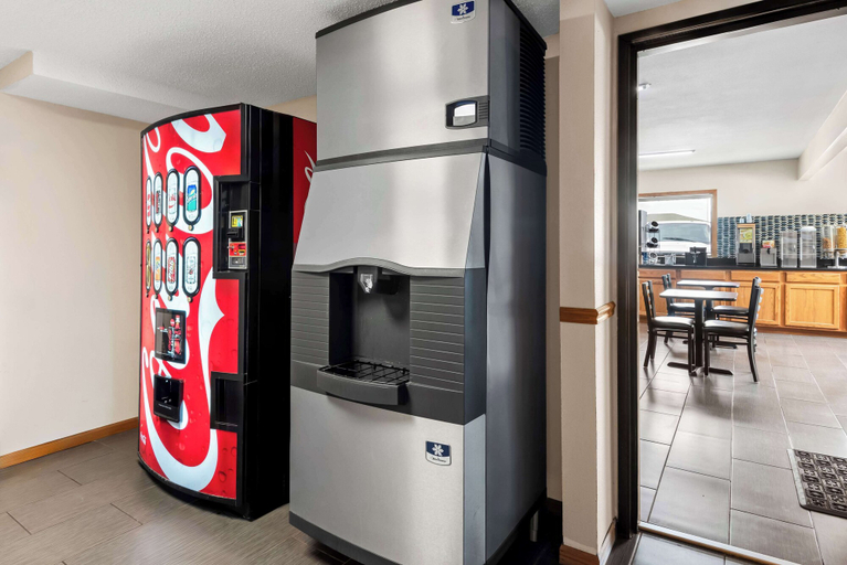 Food & Drinks 5, SureStay Hotel by Best Western Manchester, Delaware