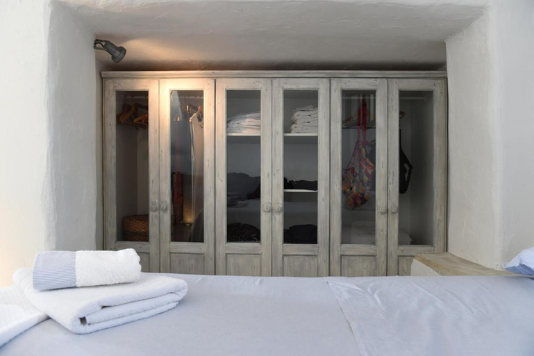 Bedroom 3, Ochre Dream Beach Sunset Villa Naousa, South Aegean