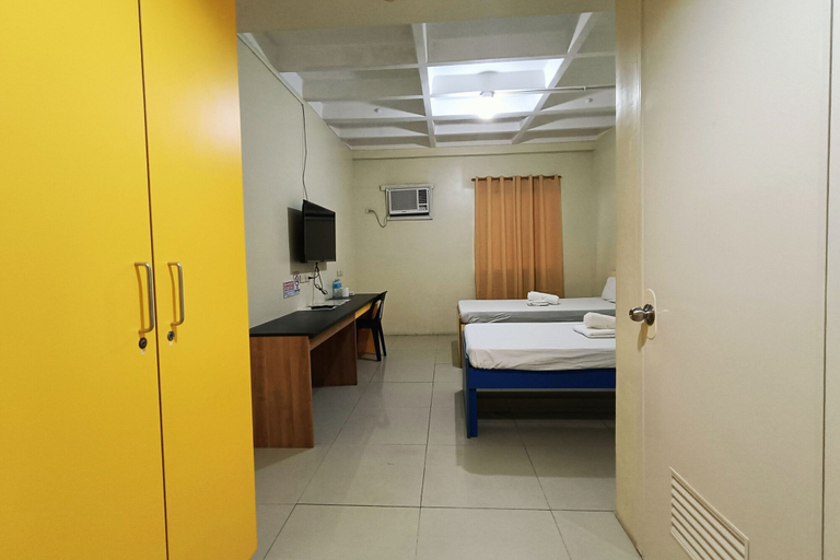 Bathroom 5, Reddoorz @ Insular Square Mandaue City, Mandaue City