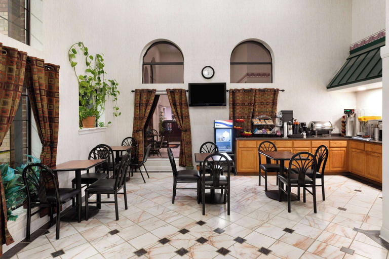 Food & Drinks 5, Ramada Limited - San Angelo, Tom Green