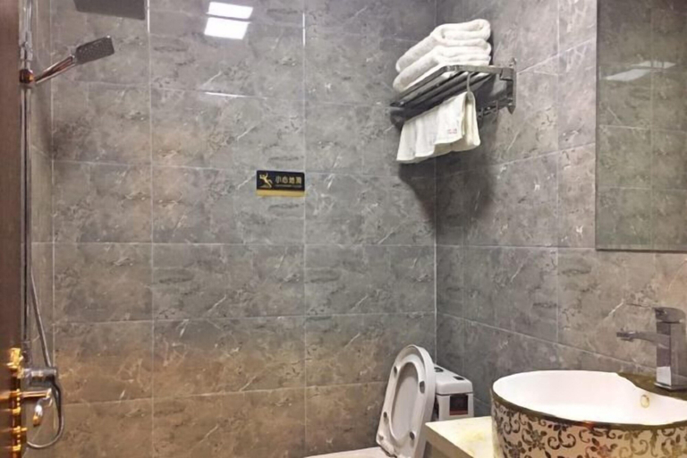 Bathroom 4, Yida Hotel (Changbai Mountain West Slope Tourist Transfer Center), Baishan