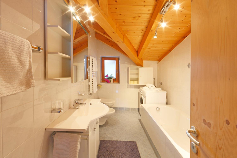 Bathroom 3, Chalet & Appartement Zingerlehof Trens, Bolzano
