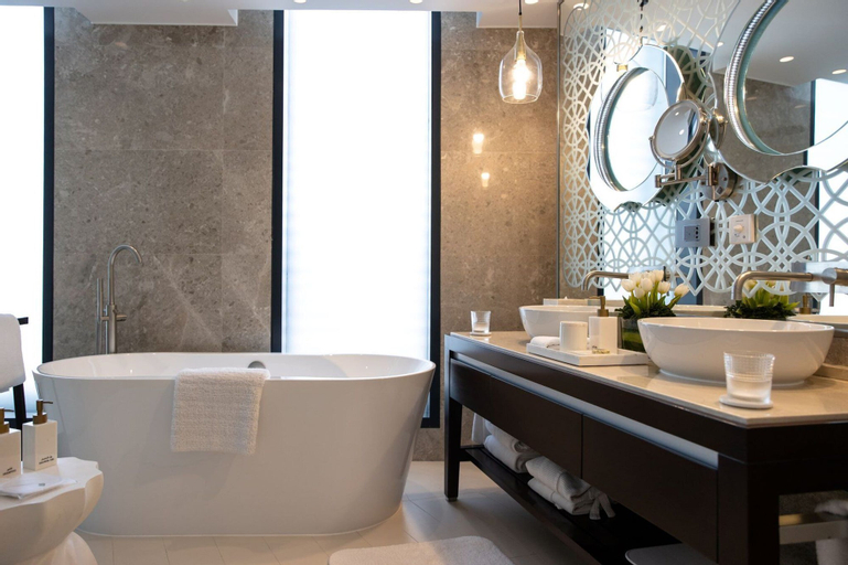 Bathroom 14