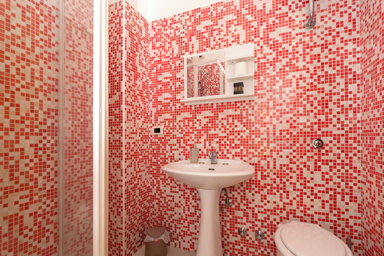 Bathroom 4, Ostello le Sirene, Napoli