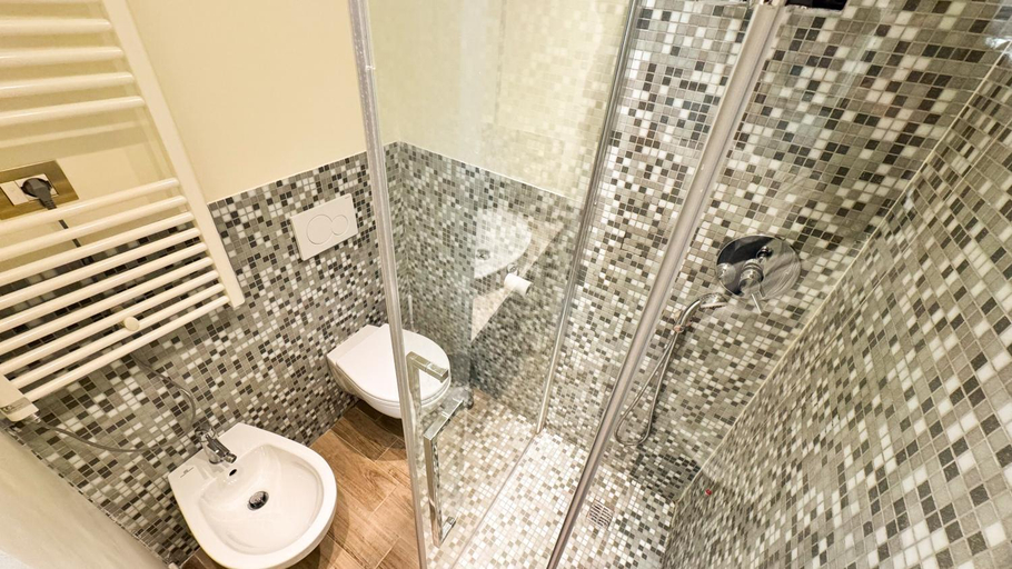 Bathroom, Graceful Venice Barnaba Suite by Ca-Sa Check, Venezia