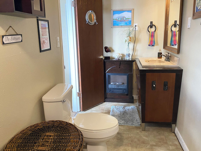 Bathroom 5, The Lodge at Runaway Bay, Volusia