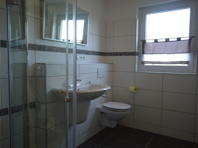 Bathroom 4, Holiday Home in the Eifel With Balcony, Cochem-Zell