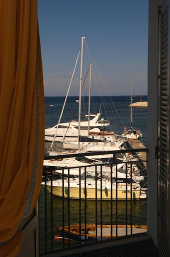 Others 4, Hotel Gennarino A Mare, Latina