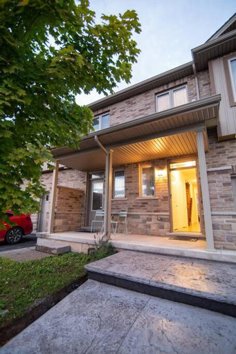 Designer 3-Bedroom executive townhouse, Niagara