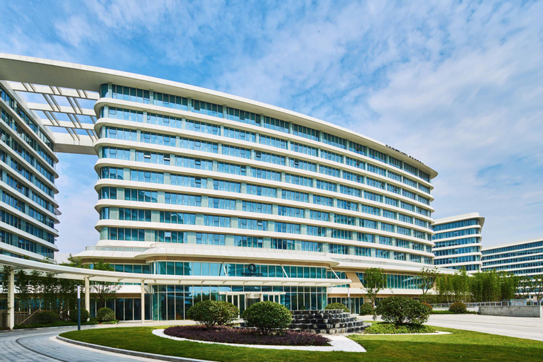 Exterior 3