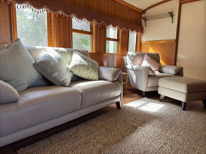 Others 5, Heaven in the Hills, Caloundra - Hinterland