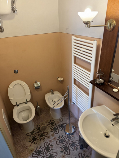 Bathroom 5, Casa Albini, Salerno