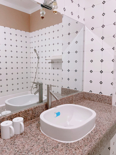 Bathroom 3, KHACH SAN NAM KIEU CA MAU, Cà Mau