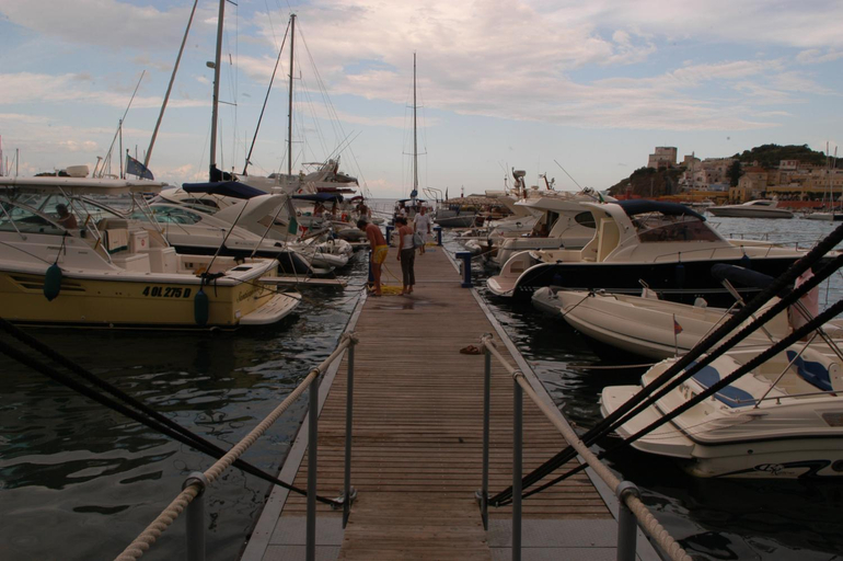 Others 5, Hotel Gennarino A Mare, Latina