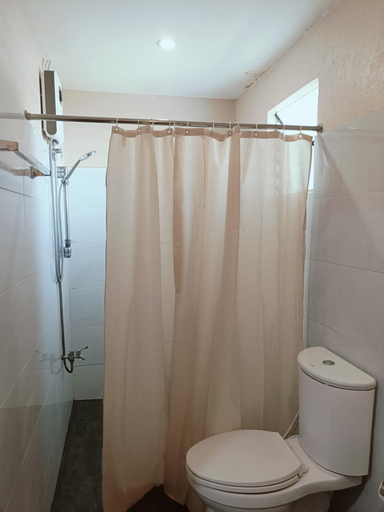 Bathroom 4, Claytown Pension House, Dumaguete City