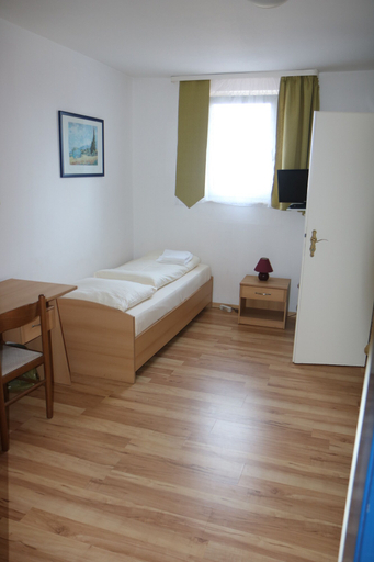 Bedroom 3, Hotel Apex, Region Hannover