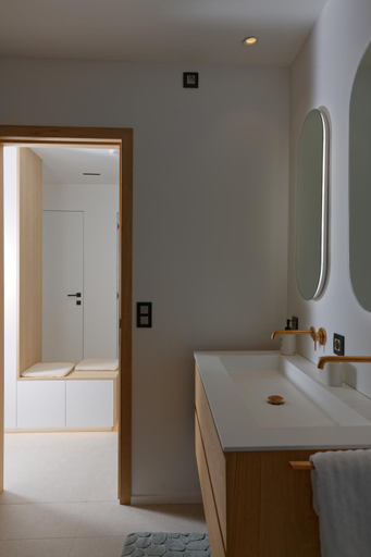 Bathroom 3, Les Terrasses de Sainte Waudru, Hainaut