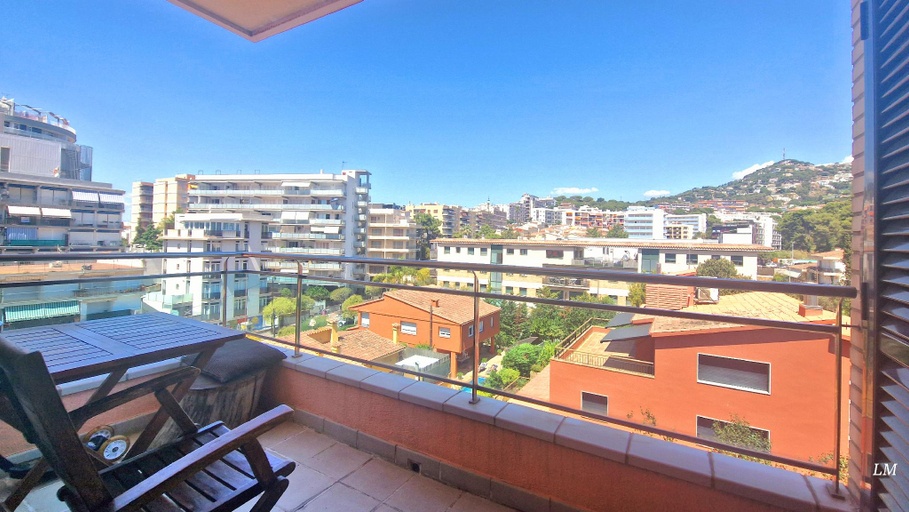 Others 4, Apartment Rene Go2llolet, Girona