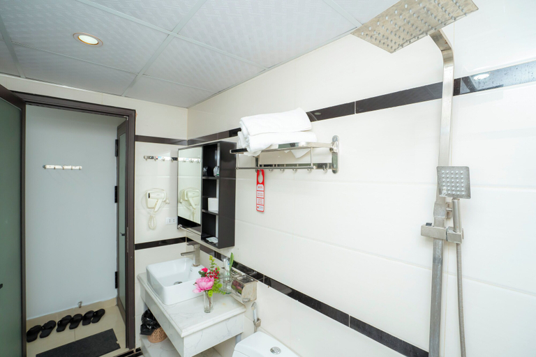 Bathroom 3, Roselle Grand Hotel Hanoi, Hoàn Kiếm