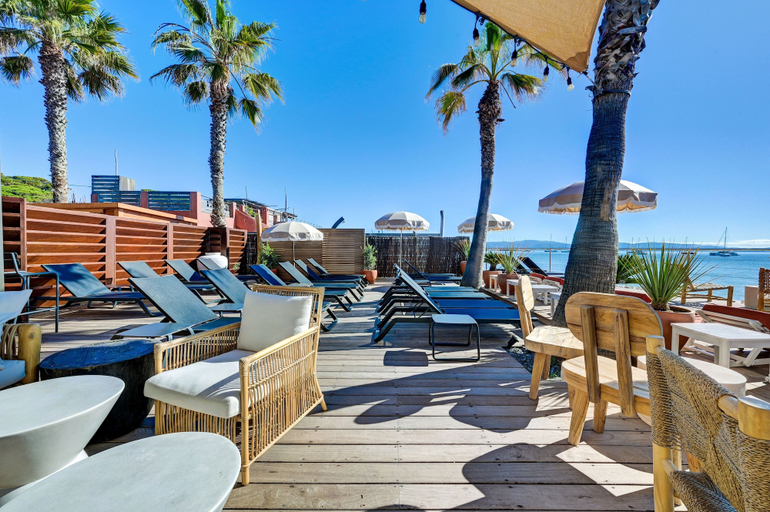 Food & Drinks 5, Bor Hôtel & Restaurant - Plage privée
