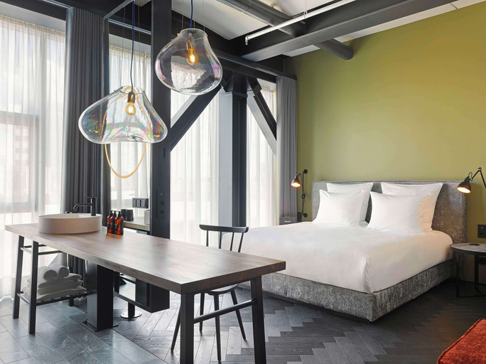 Bedroom 2, east Hotel Hamburg, Hamburg