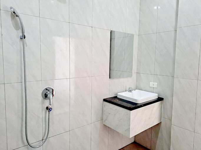 Bathroom 5, Hotel Grand Luxury Bandar Lampung, Bandar Lampung