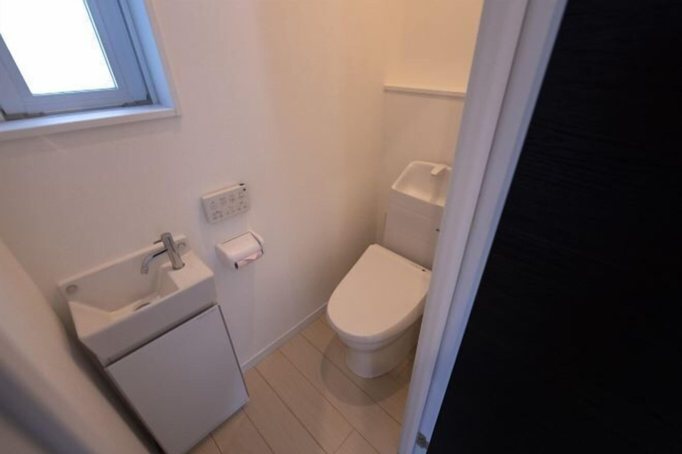 Bathroom 3, Naox I, Miyakojima
