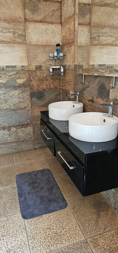 Bathroom 2, TumTowa Luxury, Lusaka