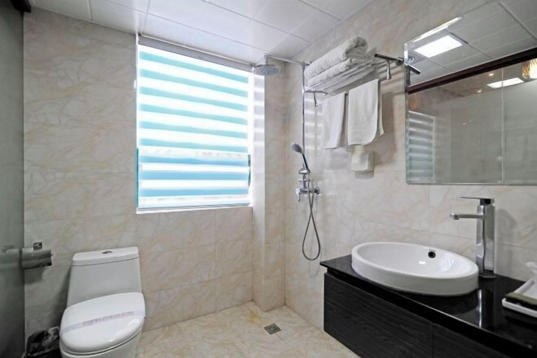 Bathroom 3, Century Business Hotel, Zunyi