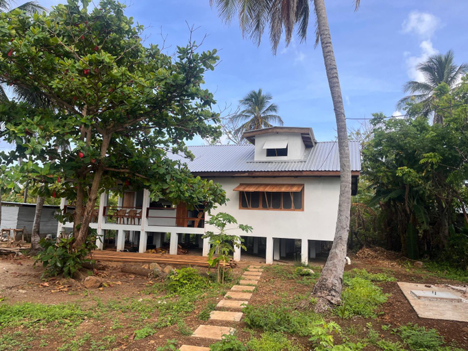 Others 4, Silversands Retreat S.A, Laguna de Perlas