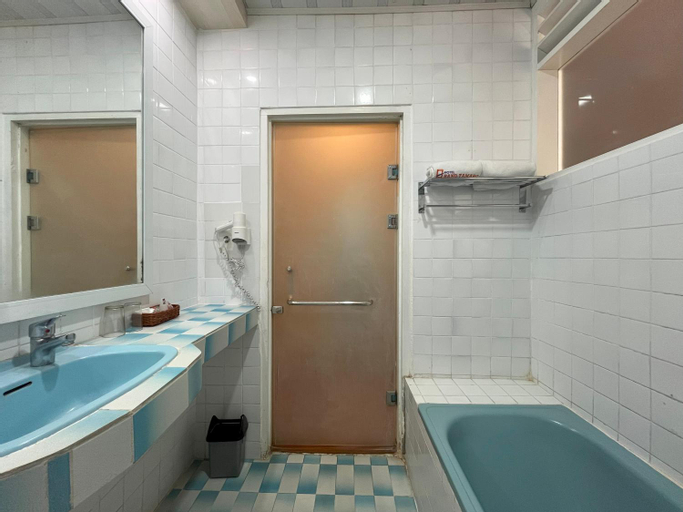 Bathroom 2