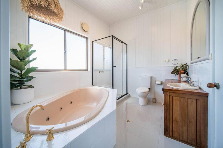 Bedroom 3, Salt Bush Beach House~the ultimate Fleurieu escape, Adelaide