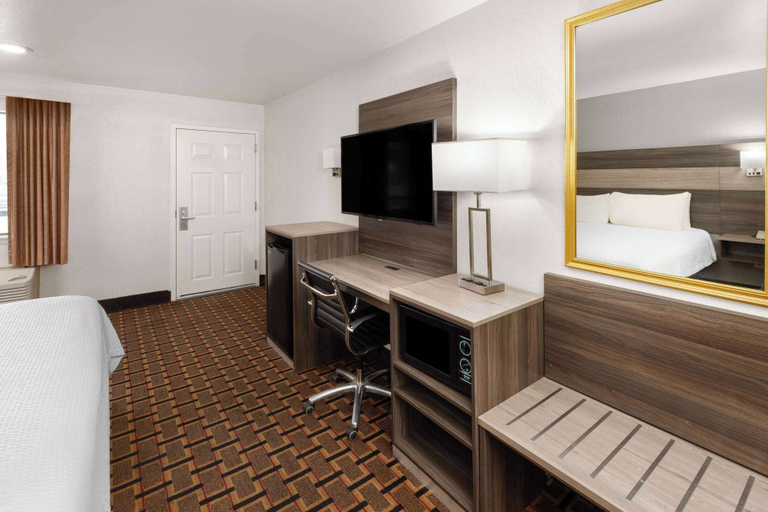 Bedroom 3, Ramada Limited - San Angelo, Tom Green