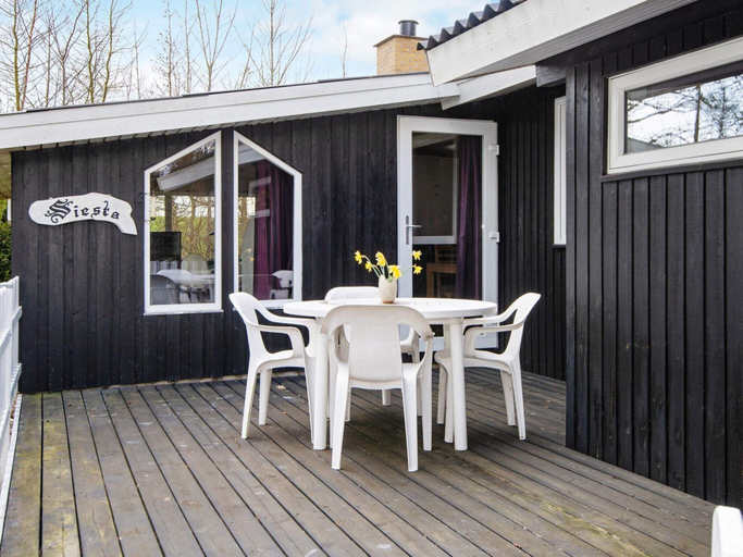Dining 4, 10 Person Holiday Home in Ronde, Syddjurs