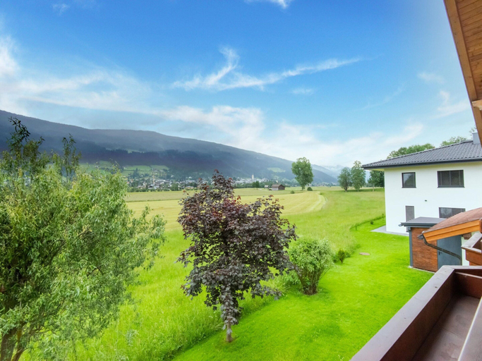 Others 4, Cosy Apartment With Tiled Stove, Sankt Johann im Pongau