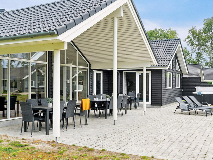 Dining 2, 5 Star Holiday Home in Vaeggerlose, Guldborgsund
