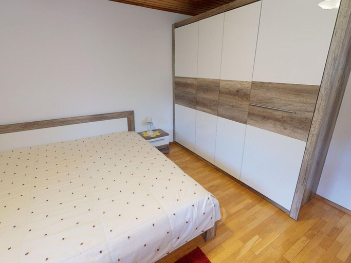 Room 3, Holiday Home Bodensdorf Near Ski & Lake, Feldkirchen