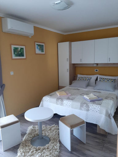 Others 5, Rooms Neda, Lopar/Supetarska Draga