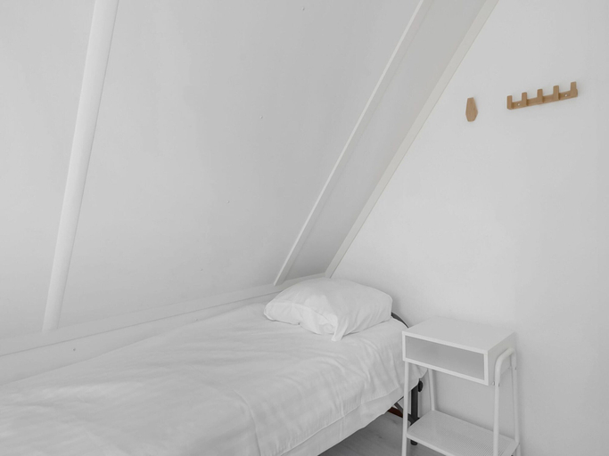 Room 4, Holiday Home With Enclosed Garden, Schouwen-Duiveland