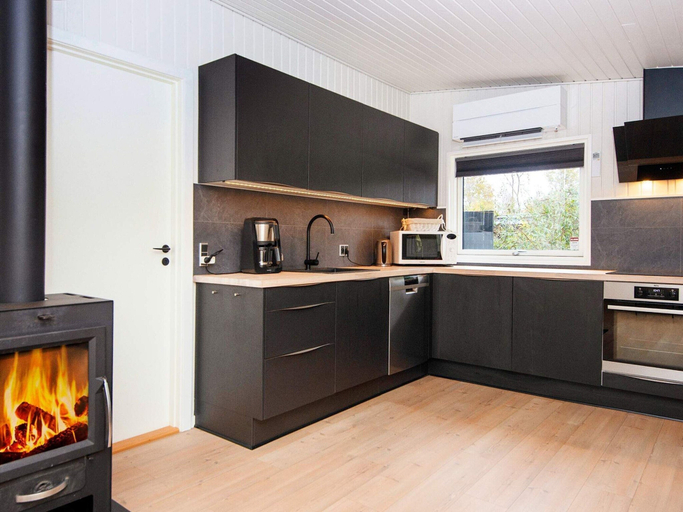 Private kitchen 3, 4 Star Holiday Home in Grenaa, Norddjurs