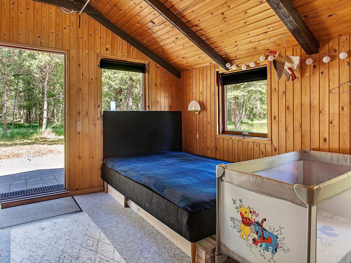 Room 5, 4 Person Holiday Home in Laeso, Læsø