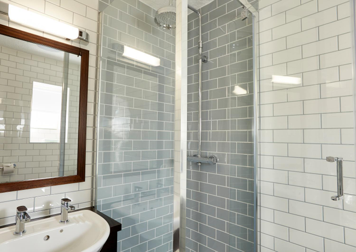 Bathroom 3, The Darrington by Good Night Inns, Wakefield